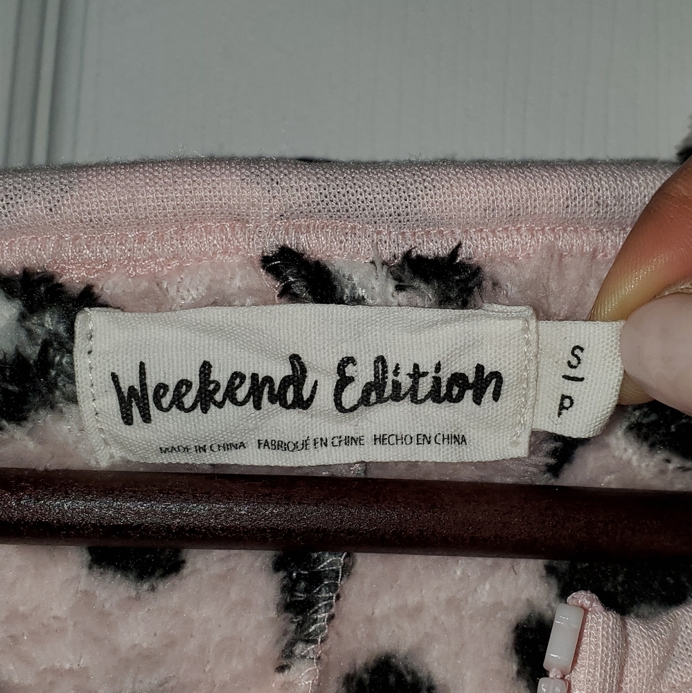 Pink Leopard Print Onsie - Picture 3 of 3
